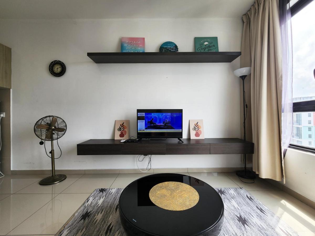 Lavender Suite # Shah Alam I-City Block B Homestay # 2R1B #Free Wifi & Parking Ngoại thất bức ảnh